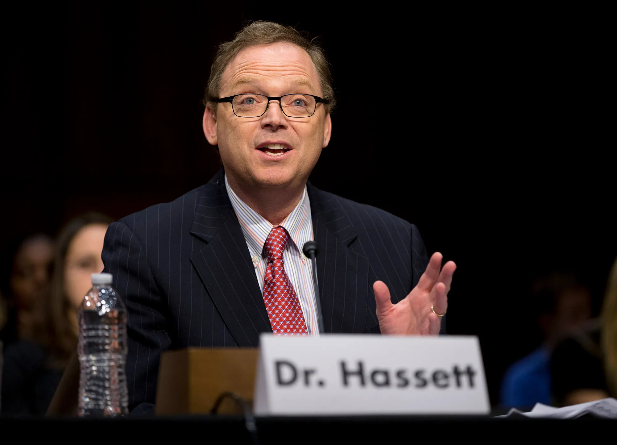 Trump Names Hassett to Head Council of Economic Advisers - Bloomberg