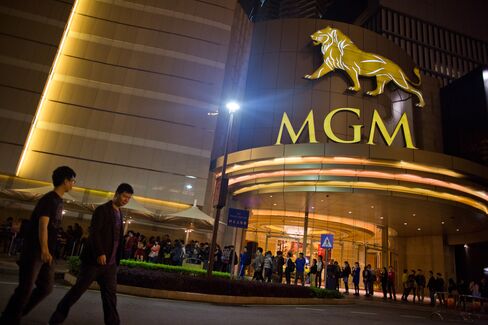 MGM China Rises on Plan to Pay Special Dividend