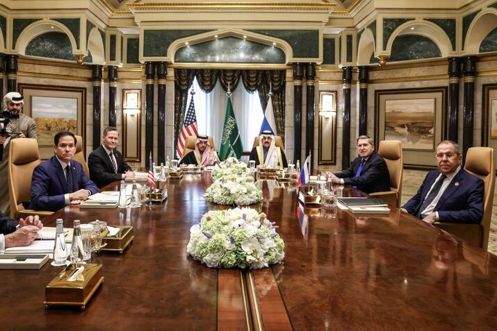 TOPSHOT-SAUDI-US-RUSSIA-UKRAINE-CONFLICT-POLITICS-DIPLOMACY