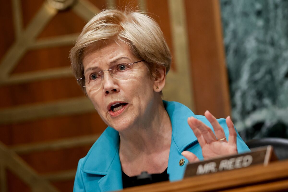 Image for Warren to Call for Antitrust Scrutiny of AI, Deal Review Revamp