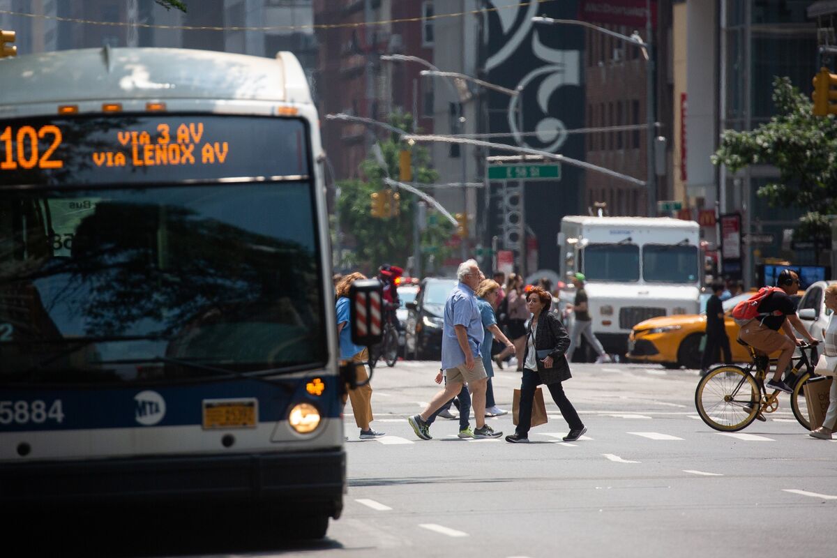 As Mamdani Seeks Free Buses, New Yorkers Are Skipping the Fare
