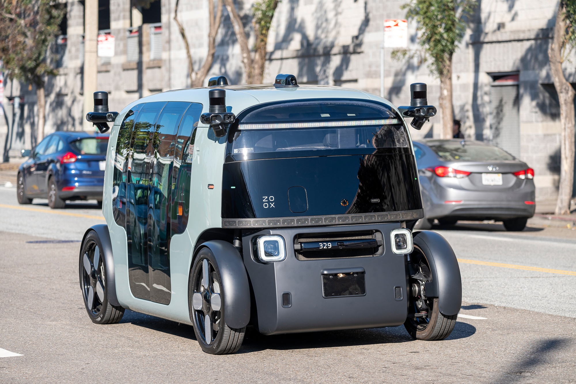 Image associated with story "Amazon’s Zoox to Levy Fares, in US First for Controls-Free Taxis"