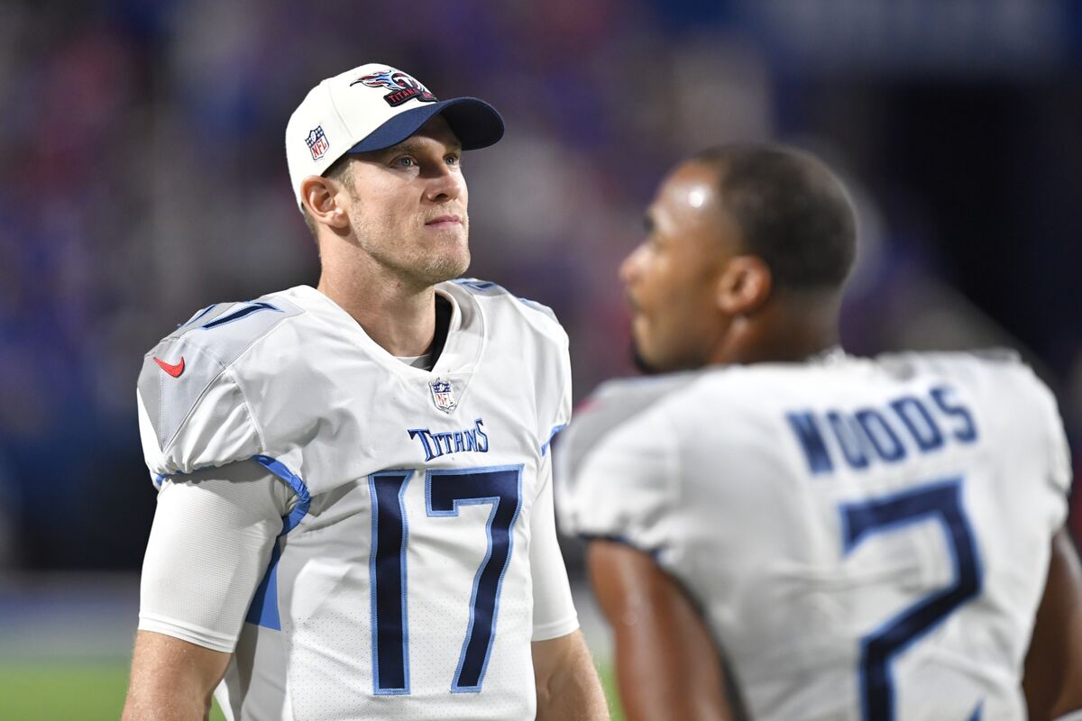 Ryan Tannehill miracle thwarts Texans rally, saves No. 1 seed for Titans