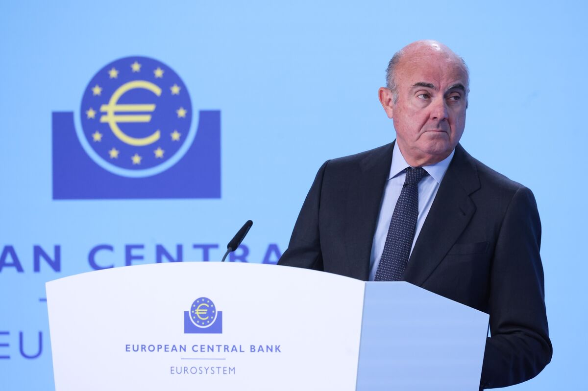 ECB’s Guindos Cites ‘Red Lines’ on Capital as Banks Seek Relief