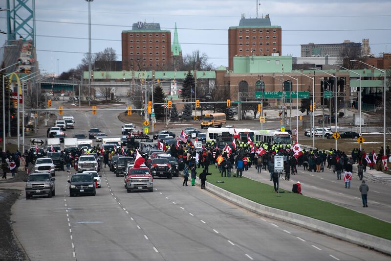 relates to Police Push Back Protesters Blocking Detroit-Windsor Bridge