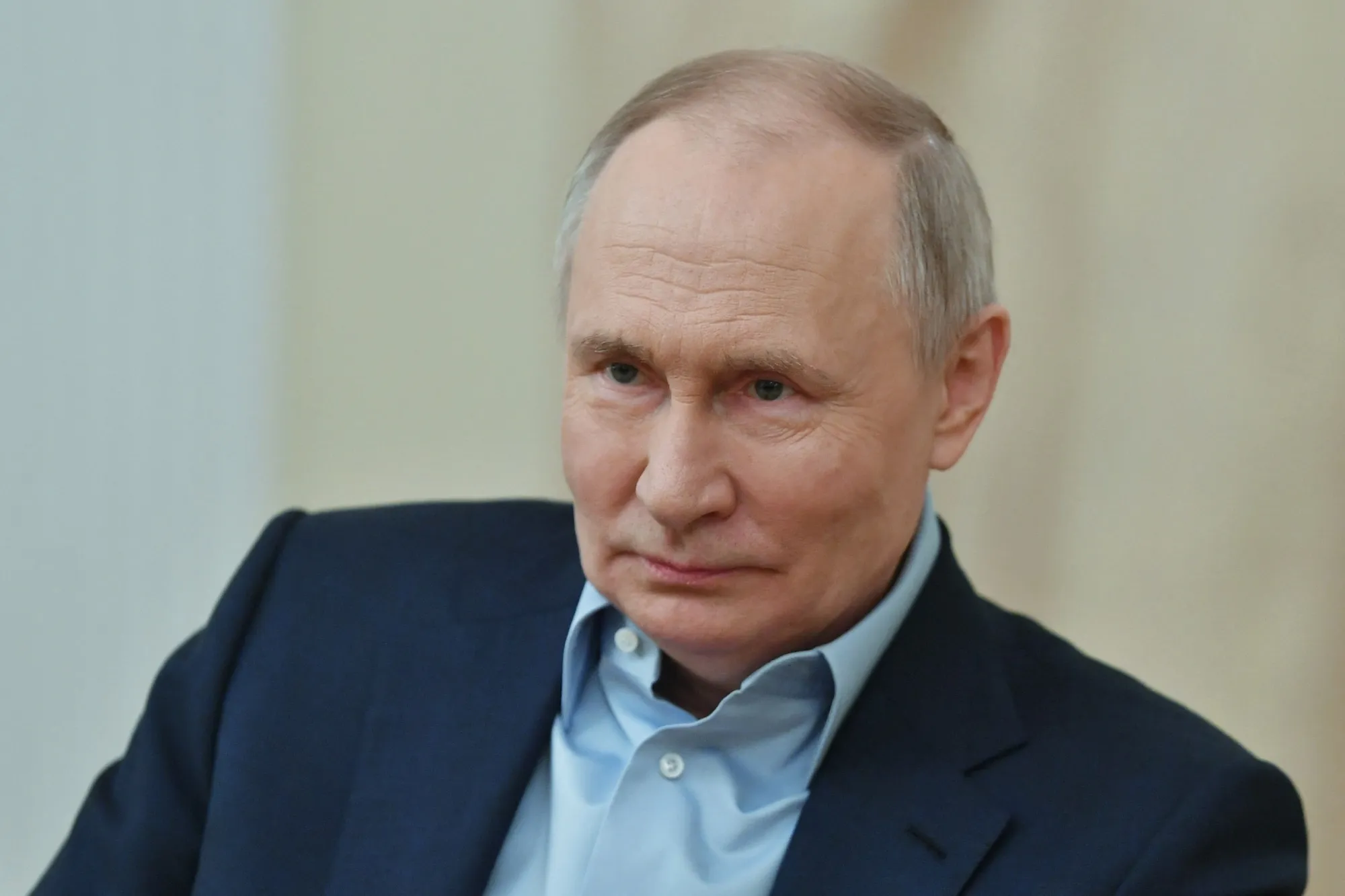 Putin to Nationalize Defense Plant After Thousands Lost Heat - Bloomberg