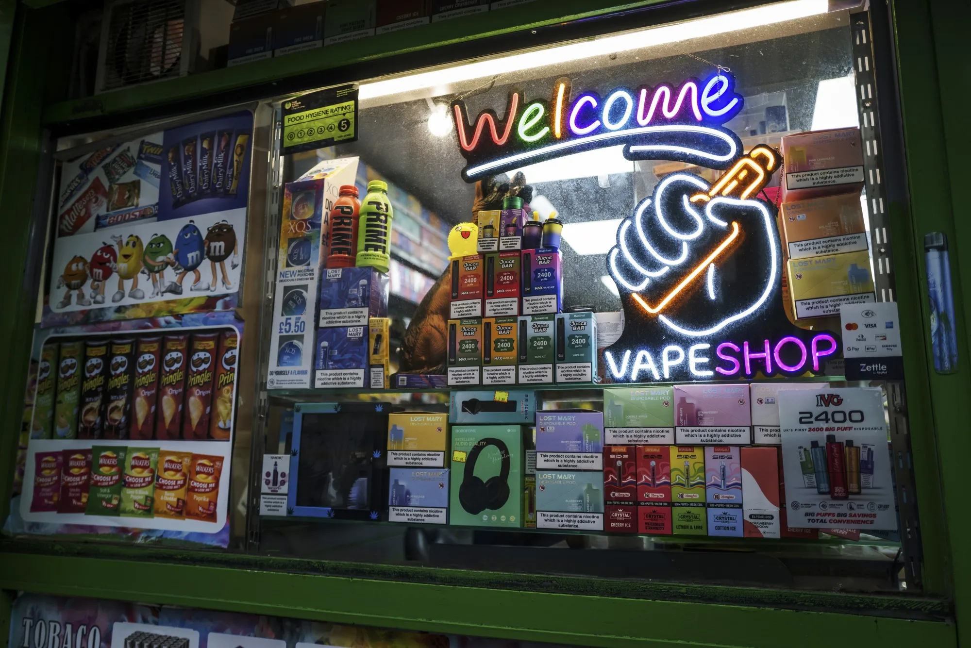 Squeaky-Clean Singapore Steps Up Crackdown on Vapes - Bloomberg