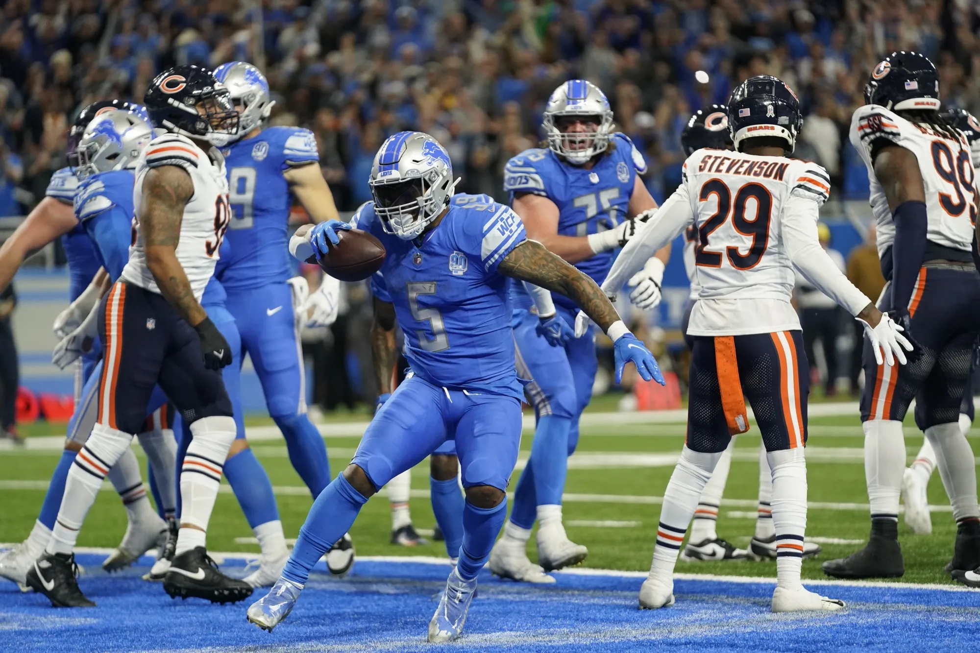 Typical NFL also-rans surge toward playoff position in topsy-turvy 