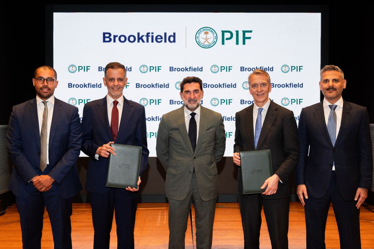 Brookfield Raises $2 Billion for Middle East Fund Backed by PIF