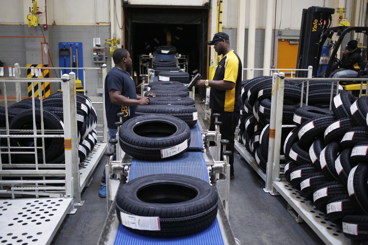 Continental Outperforms in Third Quarter on Sales Mix, Cost Cuts