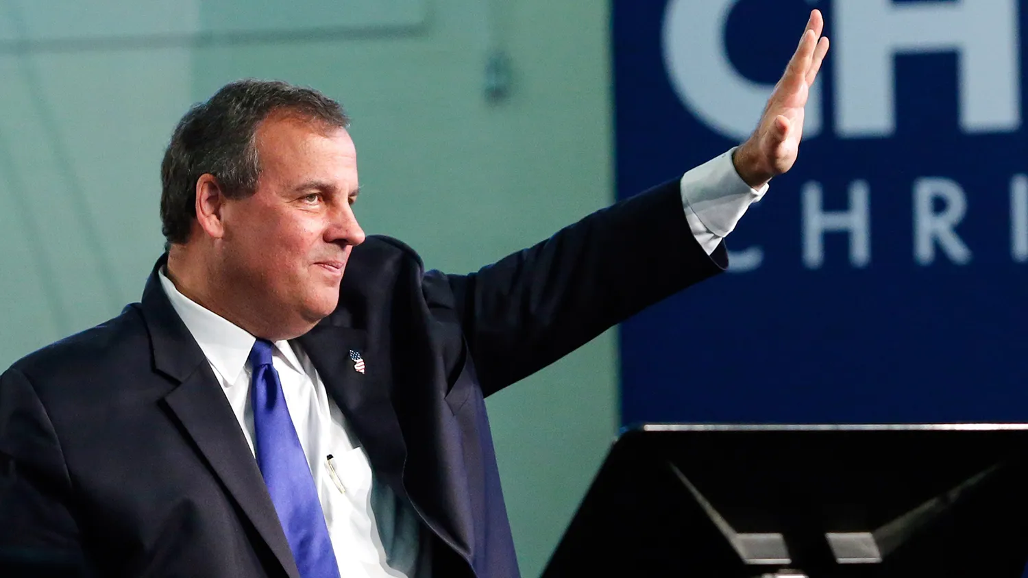 New Jersey Governor Chris Christie arrives at Livingston High School in Livingston, New Jersey June 30, 2015.
