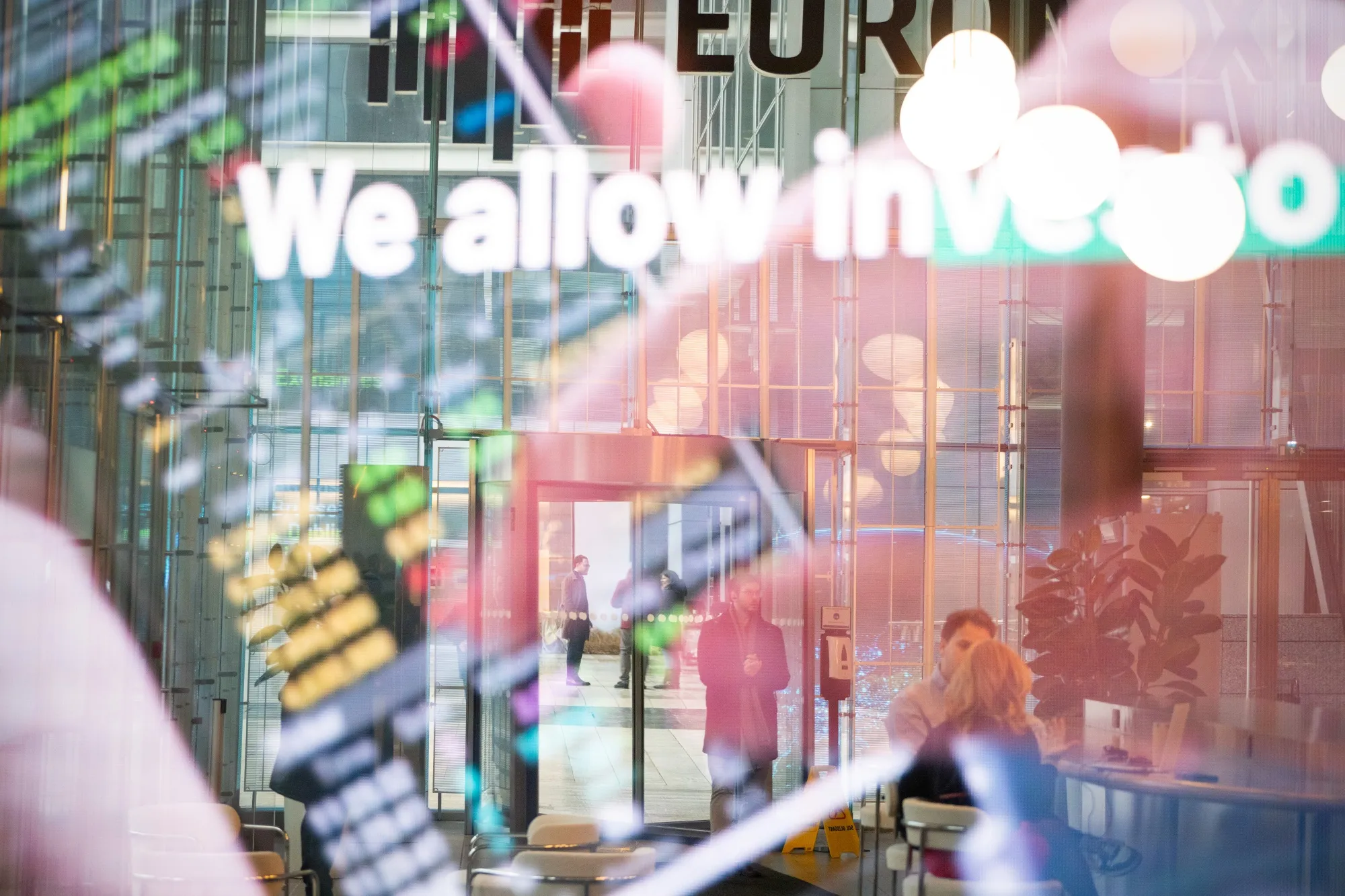 Bank of France Sees Sustained Economic Growth in Early 2026