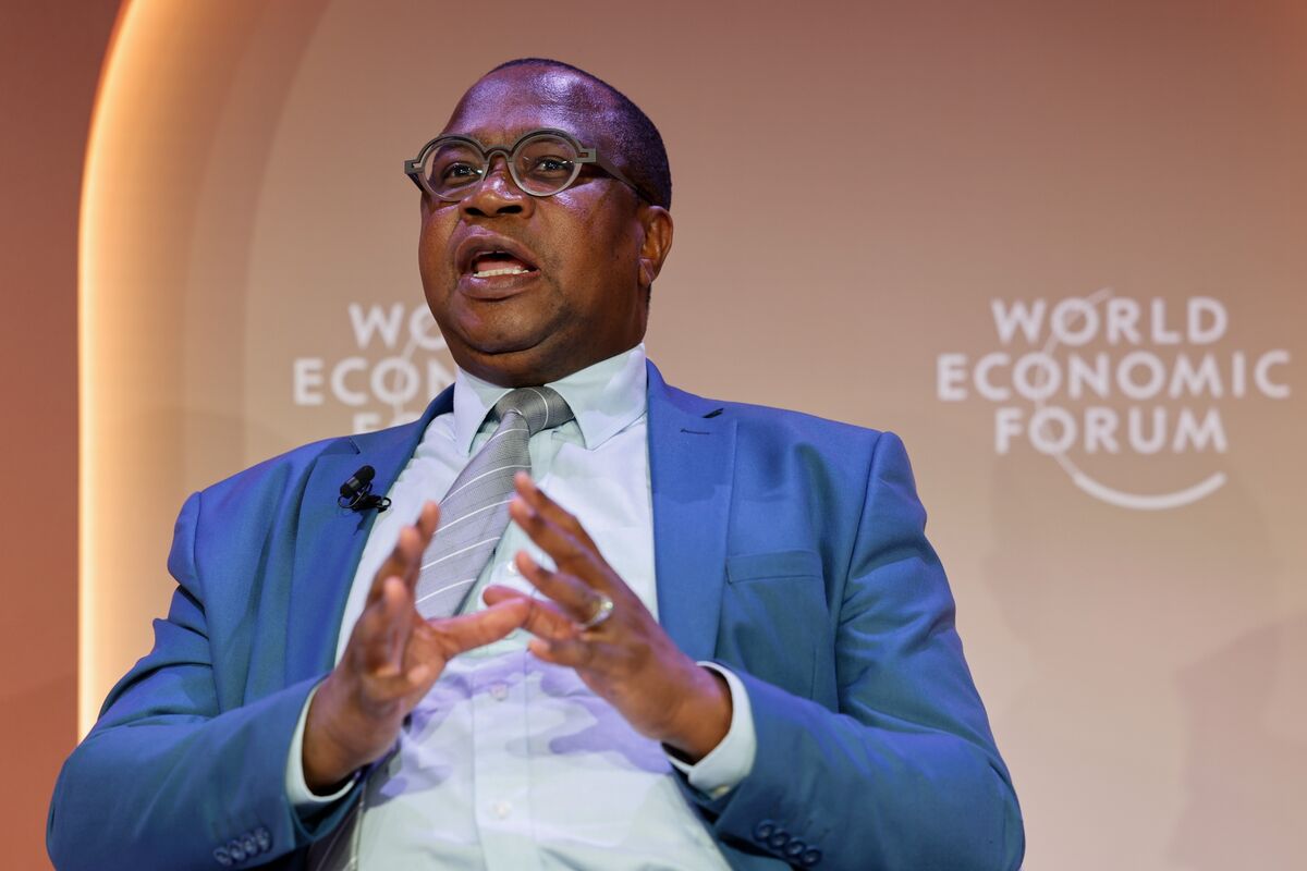 🟪"Zimbabwe in Crisi: Nessun Aiuto Finanziario dalle 10 Nazioni Richieste"