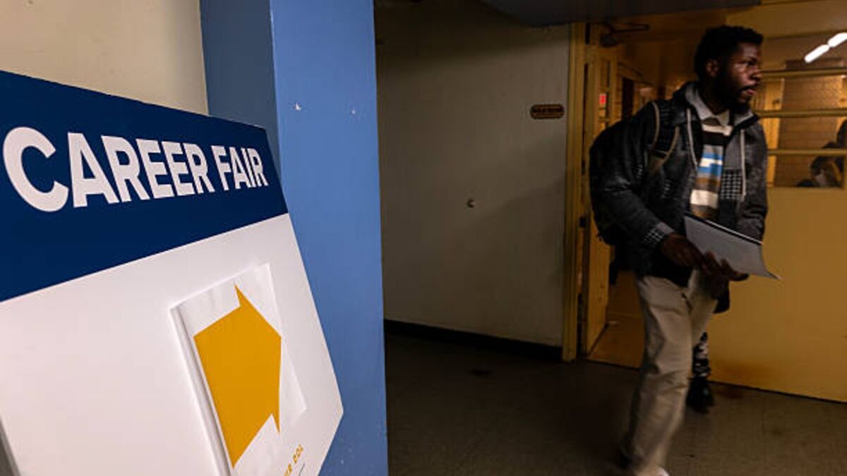 ⚫️ BLOOMBERG: "Calano le richieste iniziali di sussidi di disoccupazione negli Stati Uniti"