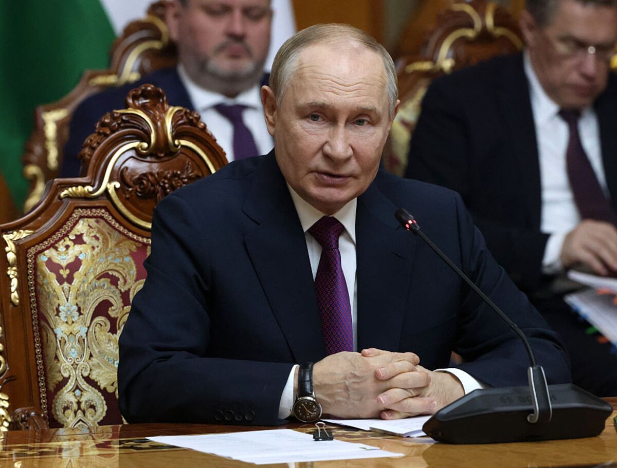 Putin Scraps Summit Over Lack of Attendance From Arab Leaders