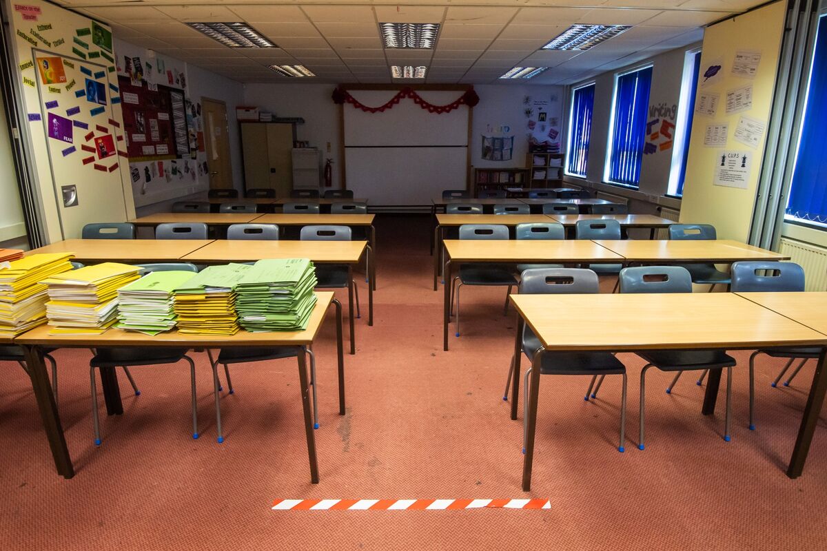 School Buildings in England Ordered to Shut Over Concrete Flaws - Bloomberg