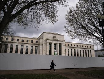 relates to 5 Ways US Bank Failures May Impact March 2023 Fed Rate Decision