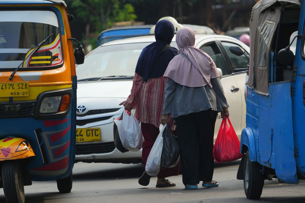 Indonesia Inflation Seen Returning To Goal Faster Than Forecast Bloomberg   1200x800 