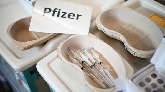 Pfizer Shot Provides Partial Omicron Shield in Early Study