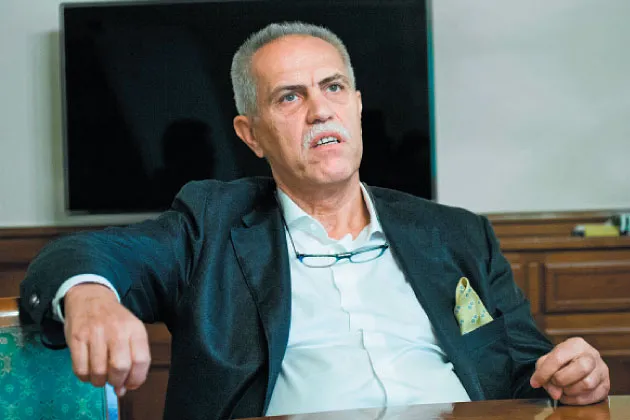 Polish Billionaire Media Tycoon Wants to Be Debt-Free