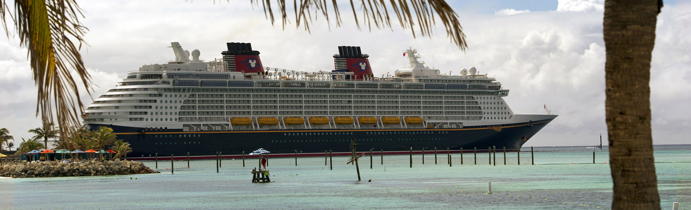 Why Adults Without Kids Are Obsessed With Disney Cruises pic