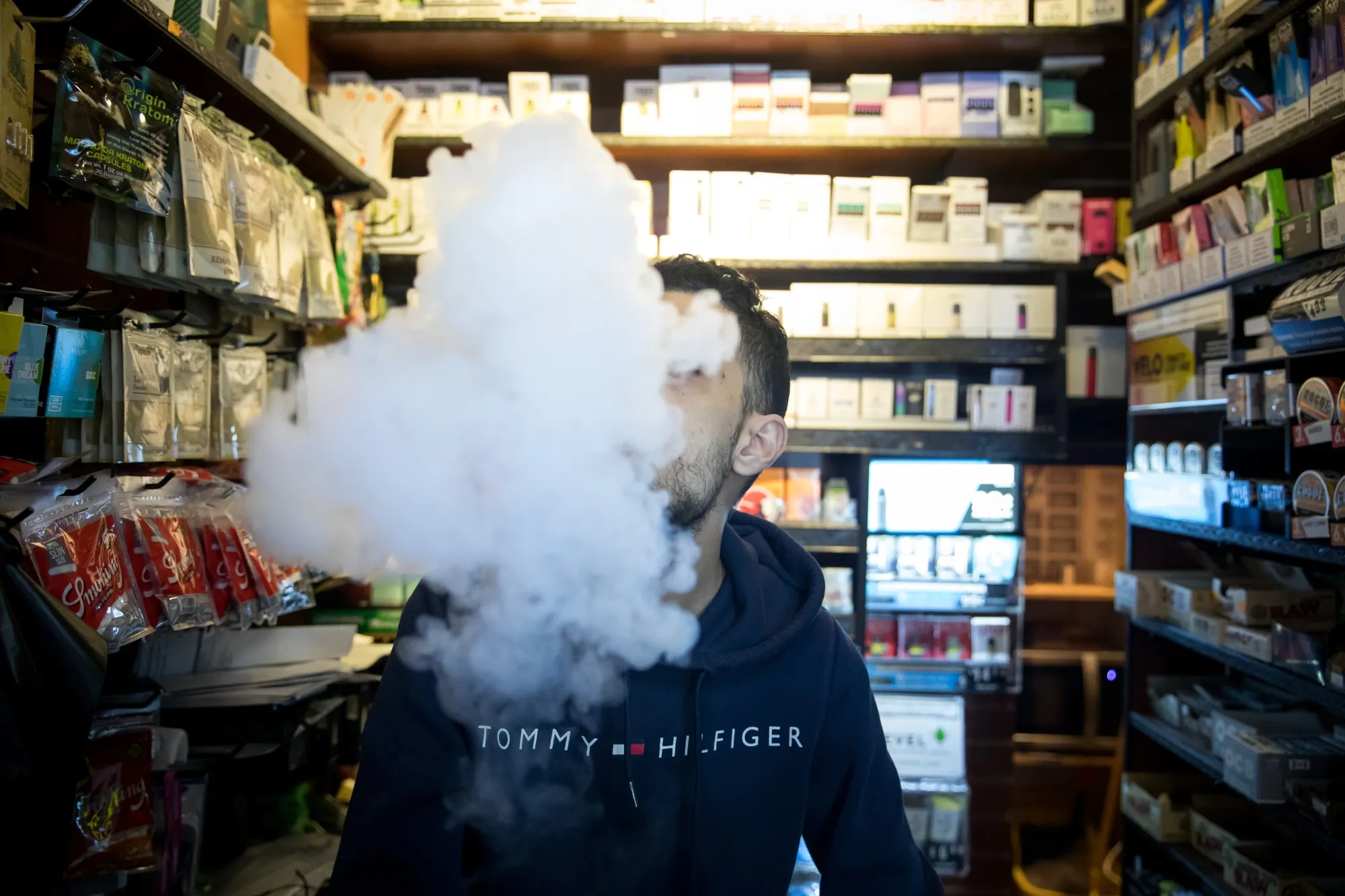 pollution vape Vaping Danger: Products Contain Thousands of Chemicals, Study Finds