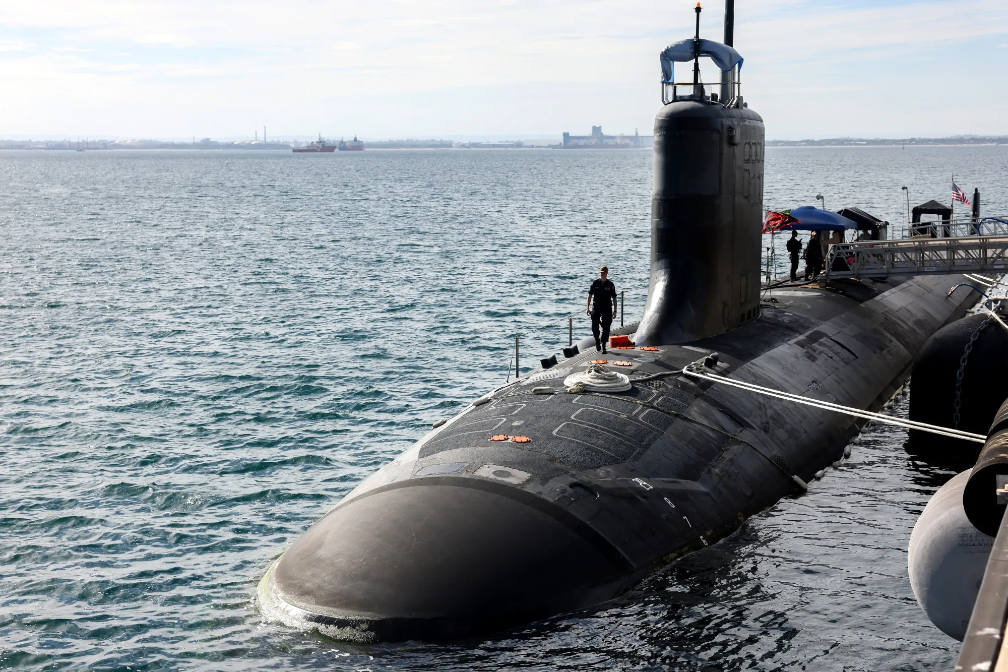 US.NAVY 潜水艦・スツール・アルミ製・米軍払下げ US.NAVY 潜水艦・スツール・アルミ製・米軍払下げ 【公式通販】