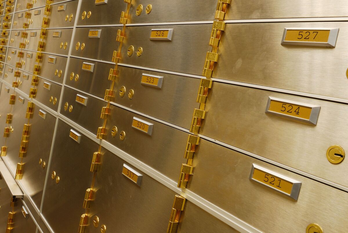 Hoarding Cash in Vaults Seen More Attractive After Brexit Vote - Bloomberg