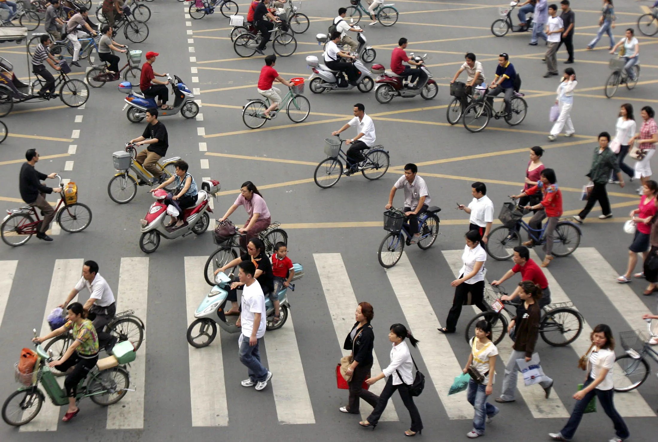 A View Of A Crossroad In Chengdu