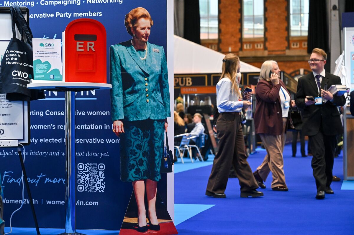 UK Tories Summon Up Thatcher With Tax-Slashing Plan for Survival