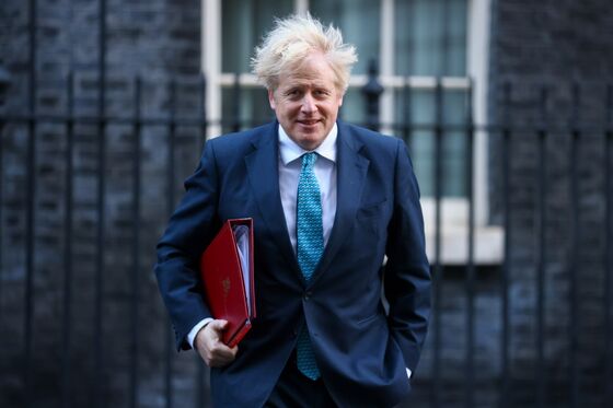 U.K.’s Johnson Urges ‘Extreme Caution’ Over Christmas Break