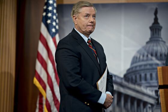 U.S. Should Slow Syria Pullout to Contain Risks, Graham Says