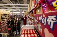 Grocery Store and Hongdae Shopping District Ahead of Consumer Confidence Figures