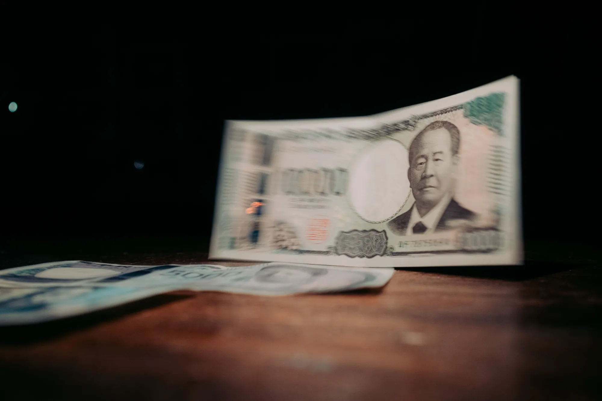 Yen Notes As Japan Warns Market Intervention