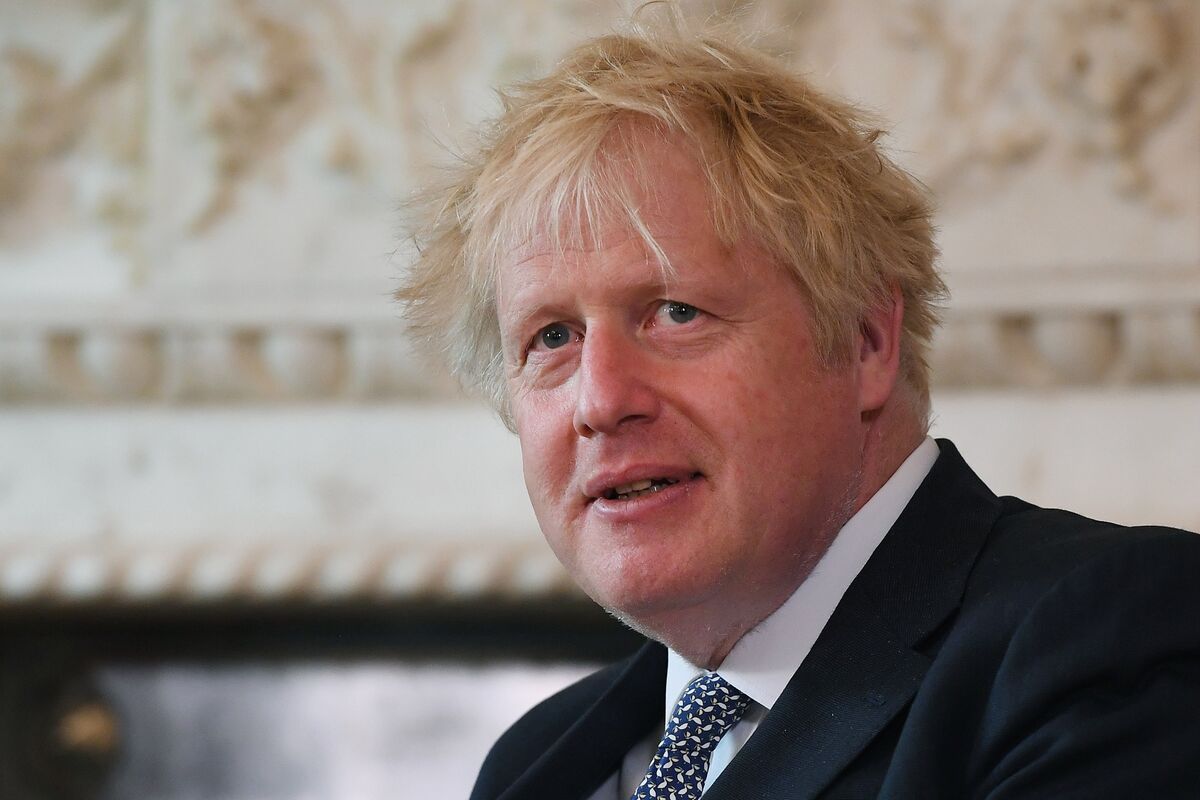 Johnson to Restore Imperial Measures to Lure UK Voters: Mirror