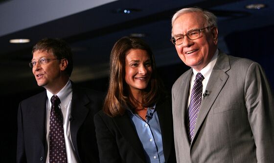 Warren Buffett Steps Away From Middleman Spot in Gates Divorce