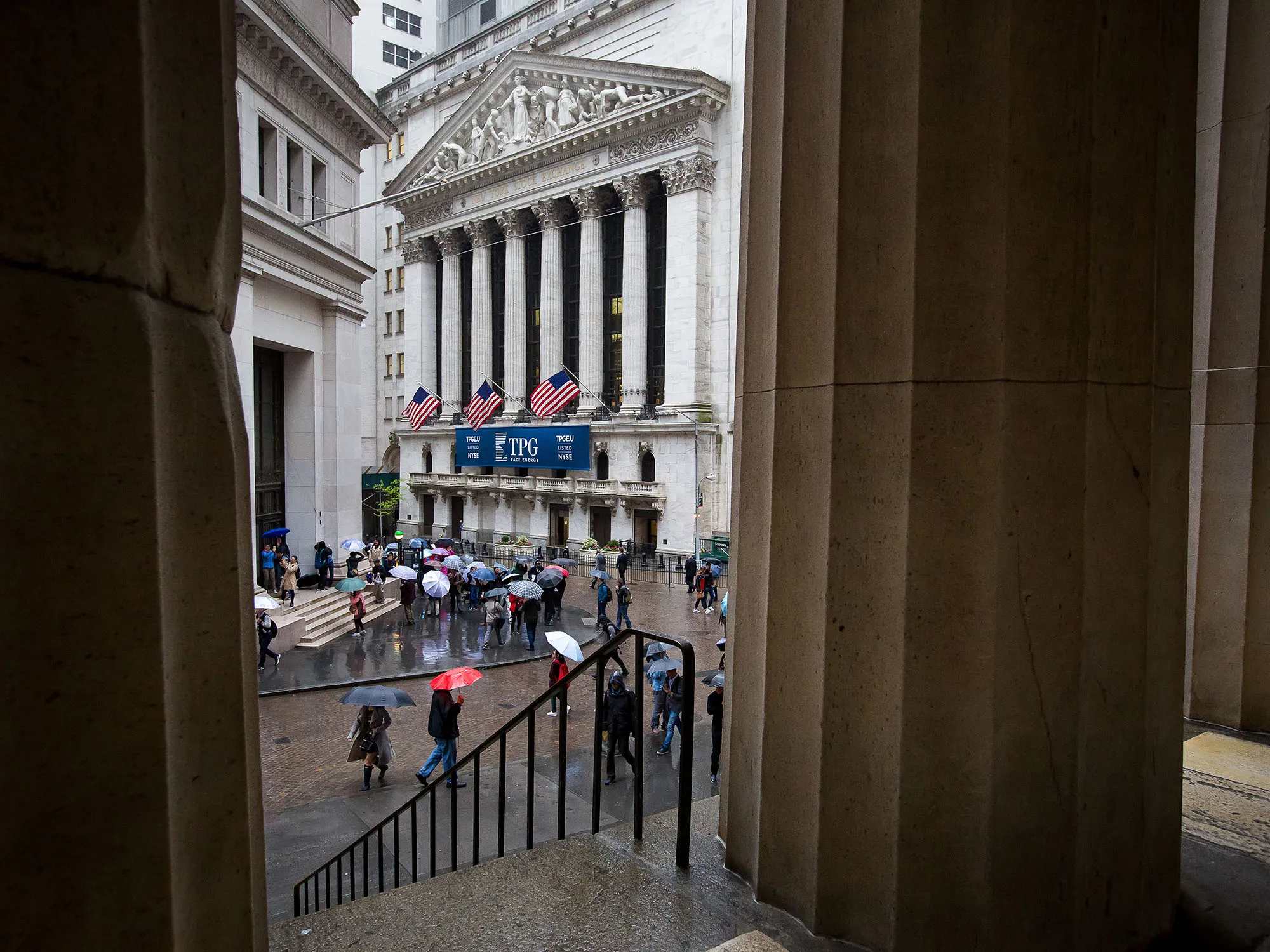 nyse rain umbrella