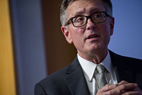 Fed Studying a Possible Shift in Inflation Strategy, Clarida Says