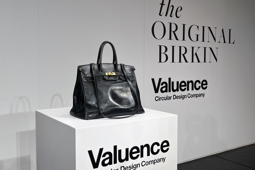 15億円で落札のエルメス初代バーキン、東京で初披露 - Bloomberg