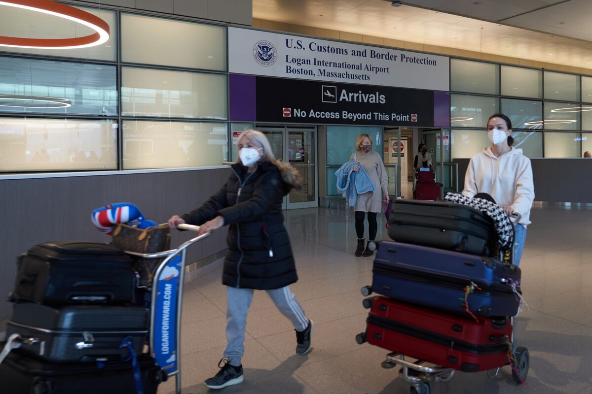 Boston S Logan Airport Sees Lingering Lull In Business Travel Bloomberg   1200x800 