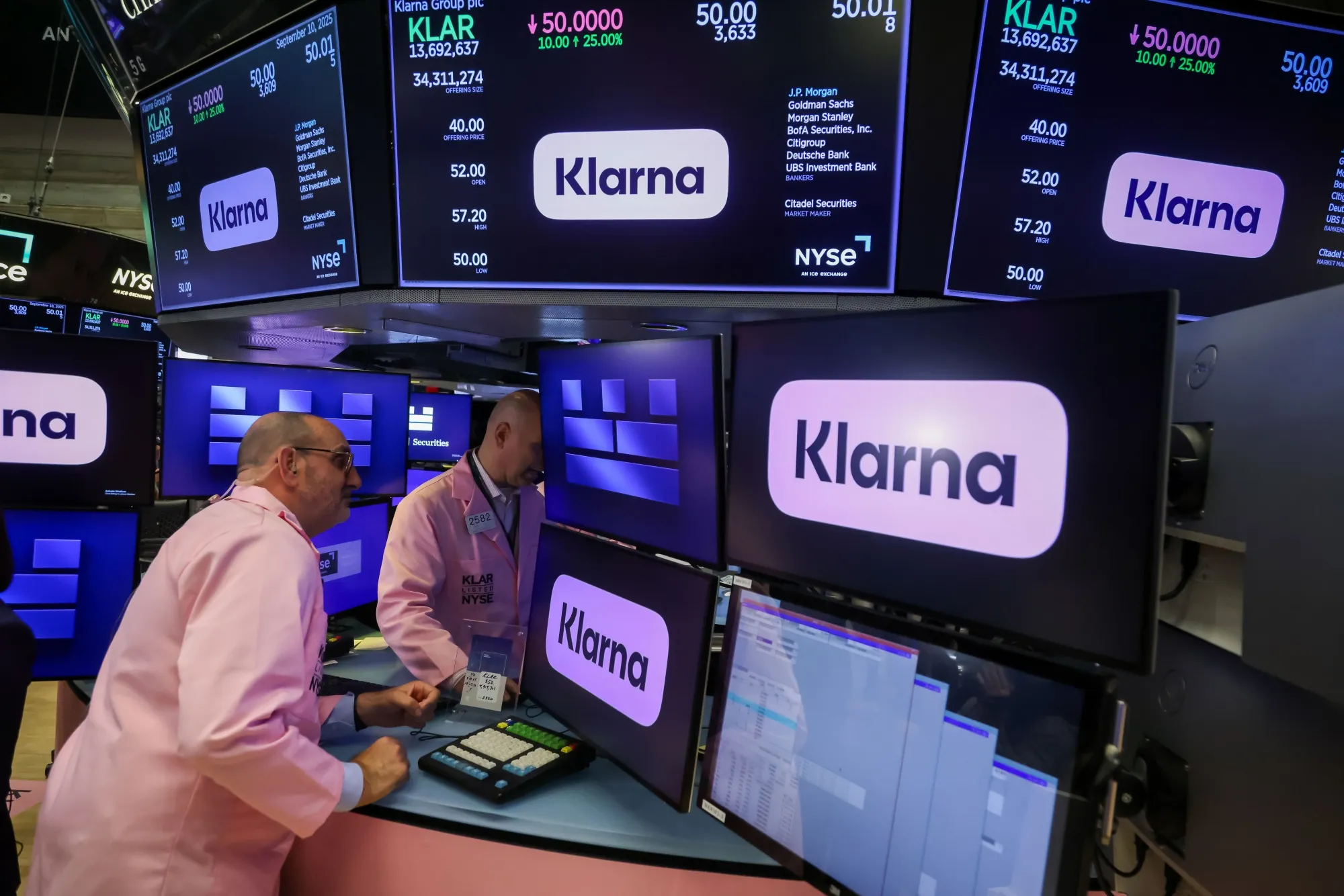 Traders work during Klarna Group Plc IPO&nbsp;on the floor of the New York Stock Exchange on Sept. 10.