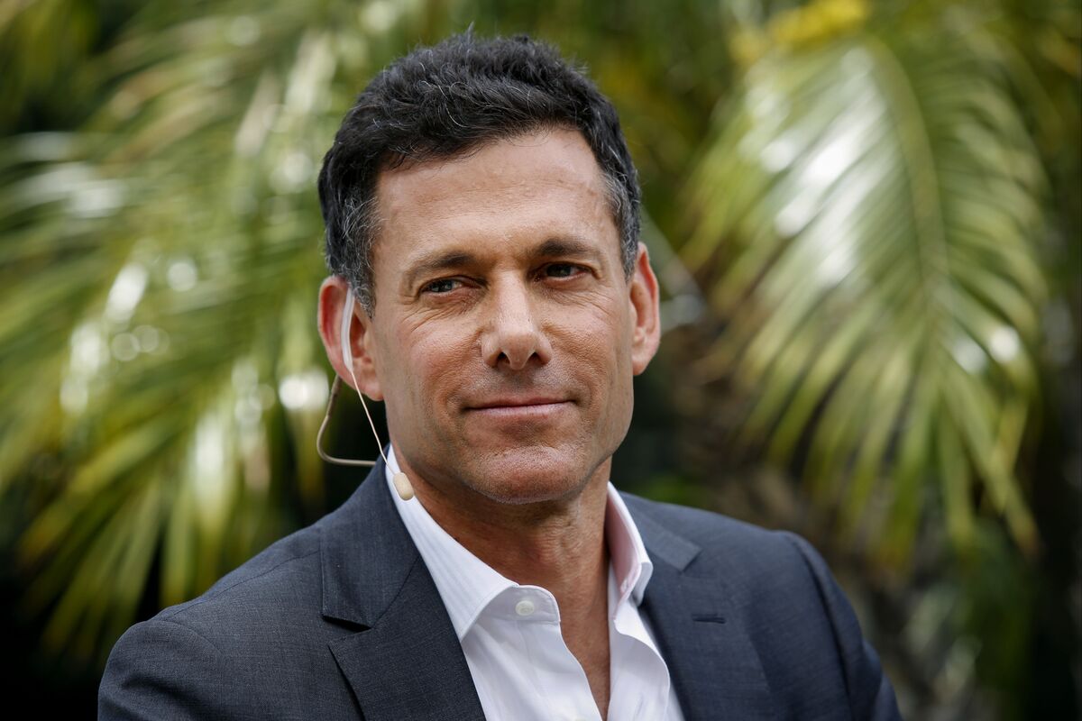 Zelnick ‘Unequivocally, Absolutely’ Doesn’t Want CEO Job at CBS Bloomberg