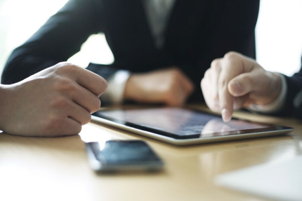 From Ipads To Crocs New Patent Law Protects Design Bloomberg