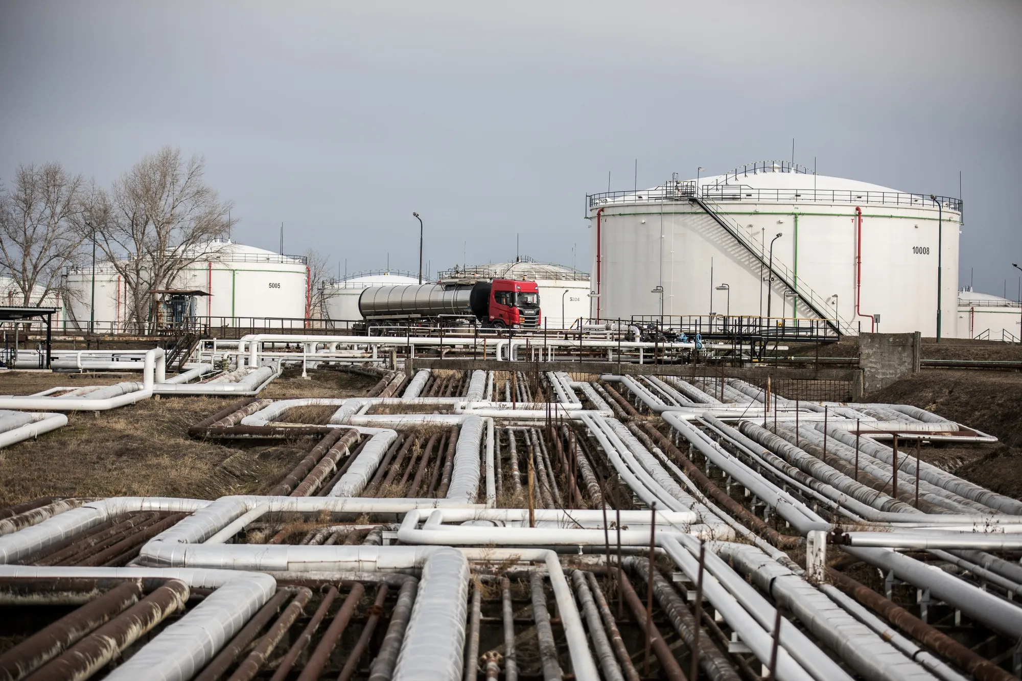 MOL Hungarian Oil & Gas Plc Refinery As Oil Trades Near Three-Month High