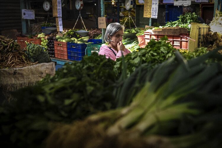 Venezuela's Bolivarian National Guard (GNB) Take Control Of Local Markets