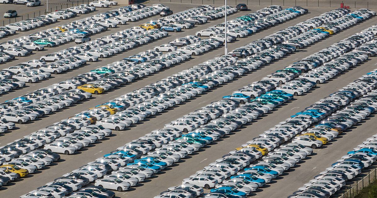 BYD’s EV Rise Is Black Eye for China Auto Giant Geely
