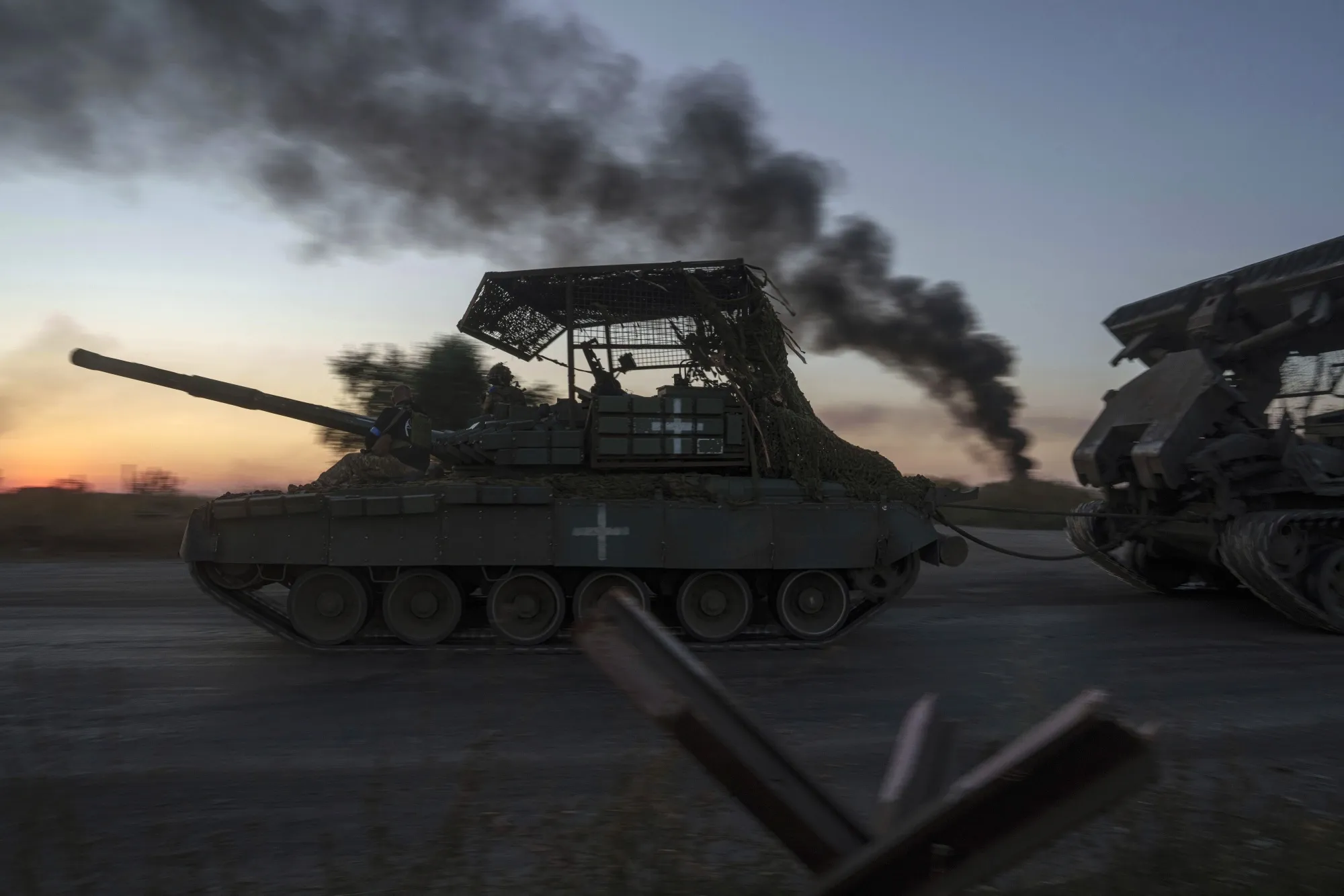 Ukrainian soldiers return from Russia, near the&nbsp;Russia-Ukraine border, in the Sumy region, on Aug. 17.