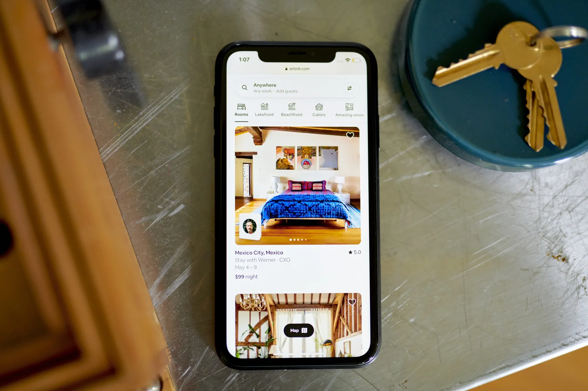 The Airbnb website.