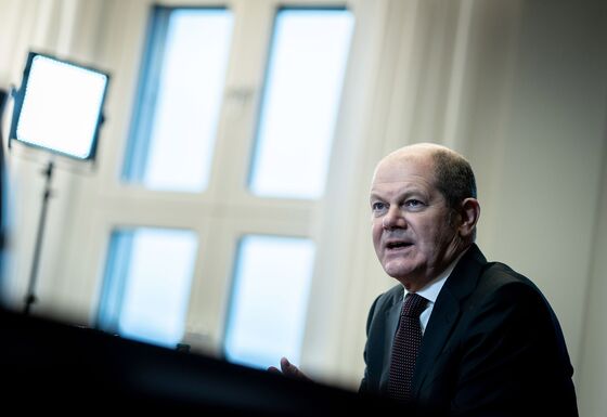 Germany’s Scholz Calls for Spending Boost in Chancellor Bid