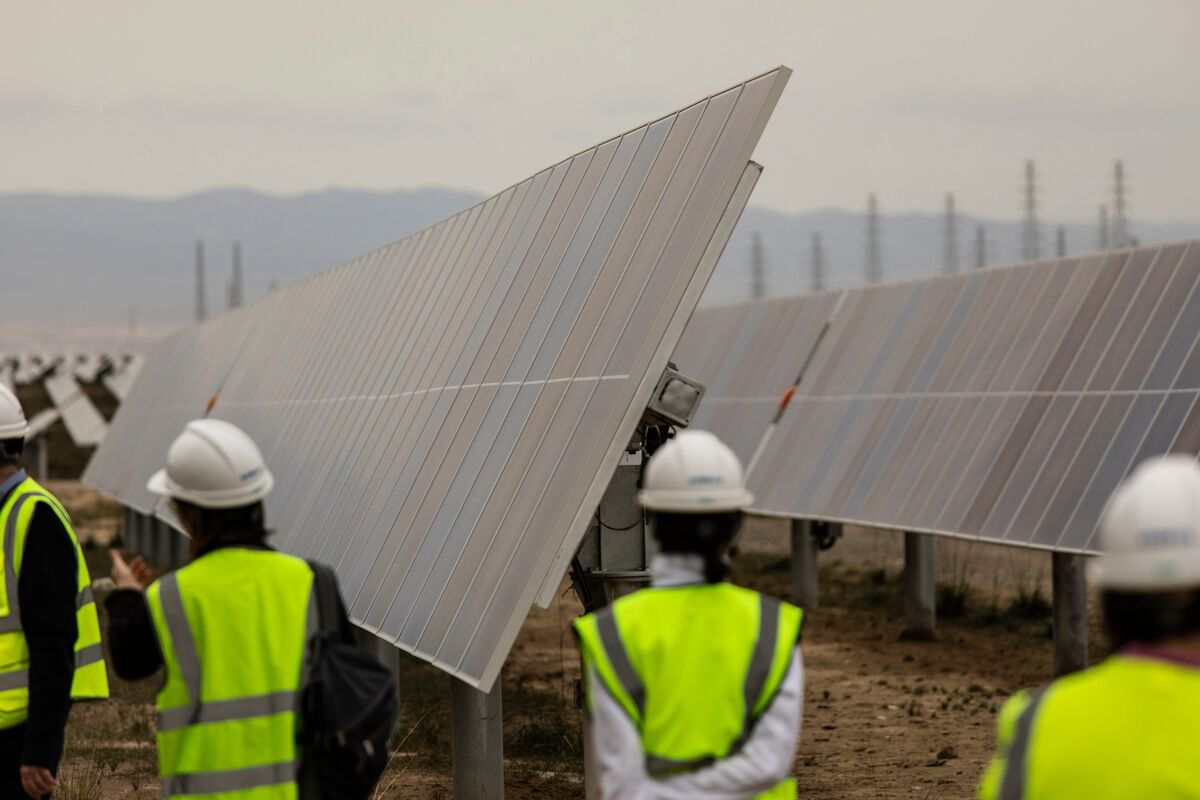 China Solar Energy Giants Poised To Help Europe Ditch Russian Fuel ...